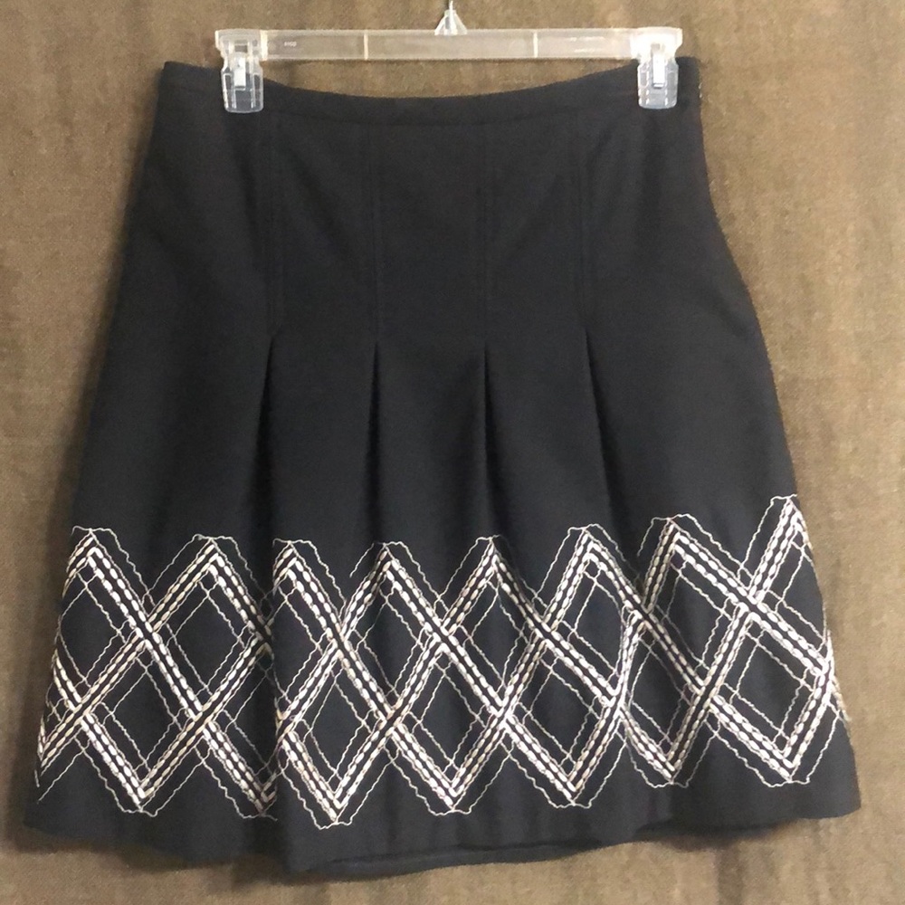 Ann Taylor LOFT embroidered dress skirt, size 8